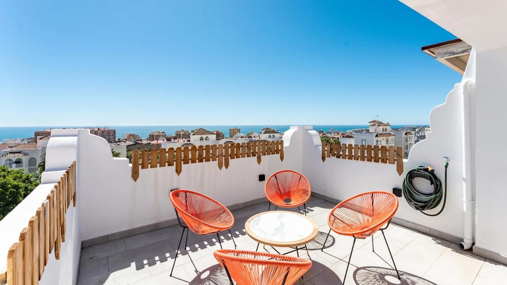 Bhost - Los Carmenes Benalmádena